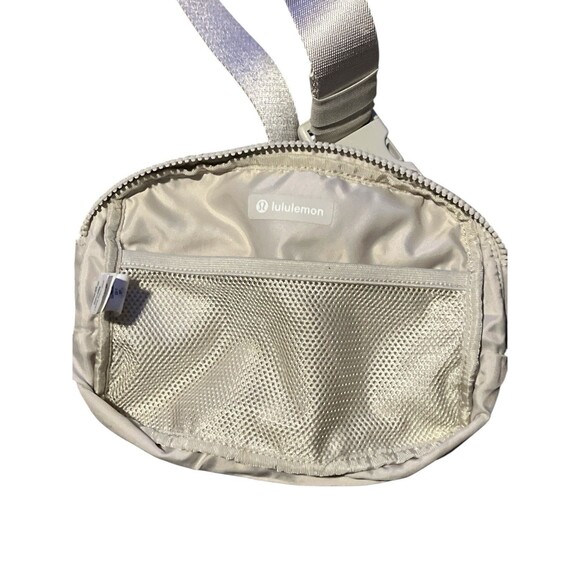 Lululemon Everywhere Belt Bag Bum Bag Fanny Pack Opal - Picture 4 of 4